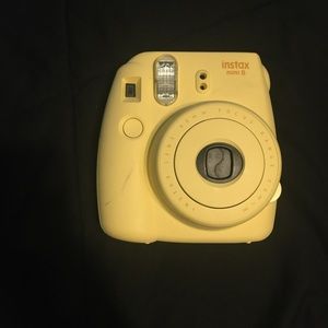 FujiFilm Instax Mini 8 Camera (Yellow)